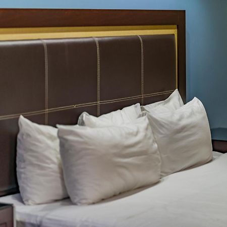 Quinta Dorada Hotel & Suites Saltillo Exterior photo