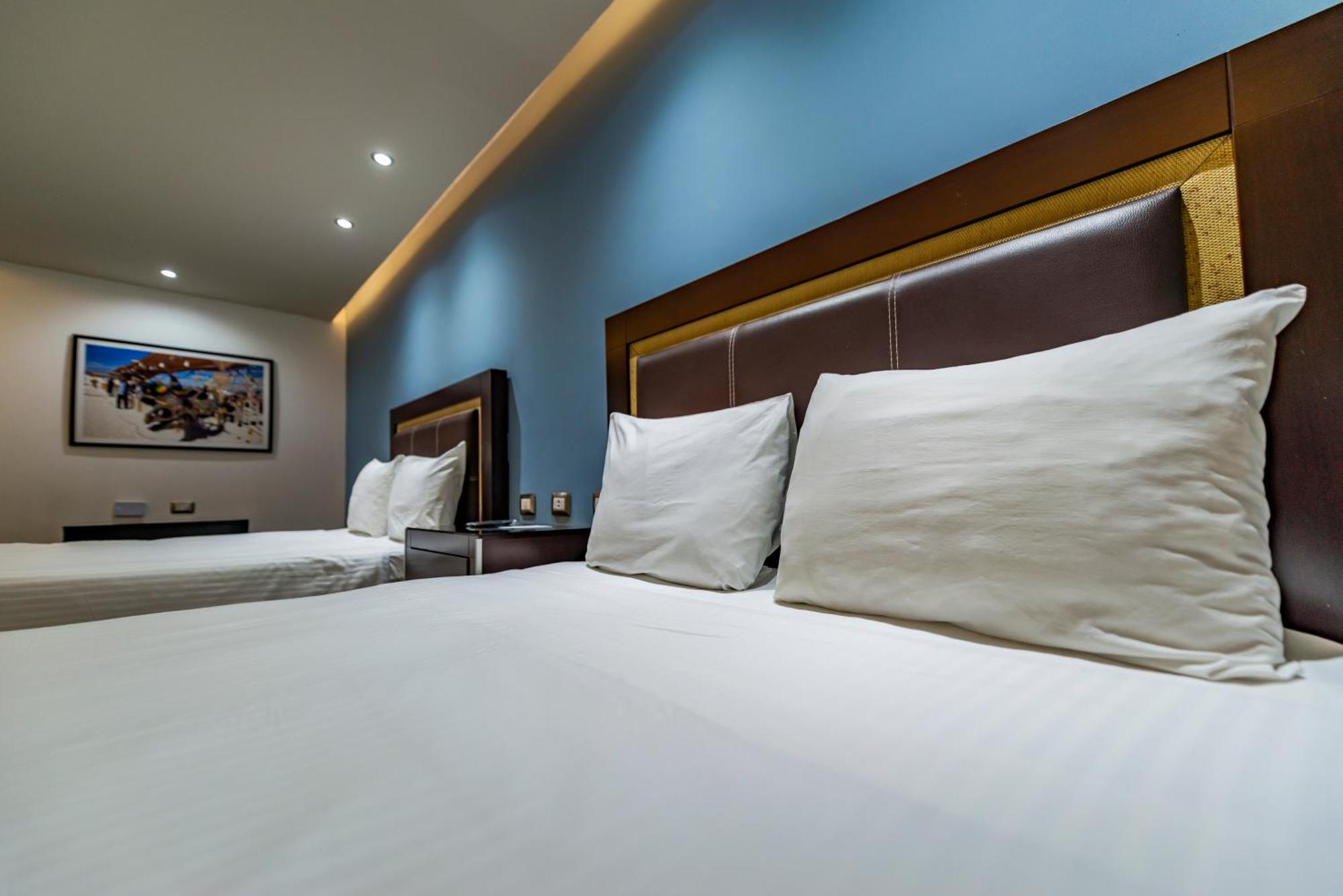 Quinta Dorada Hotel & Suites Saltillo Exterior photo