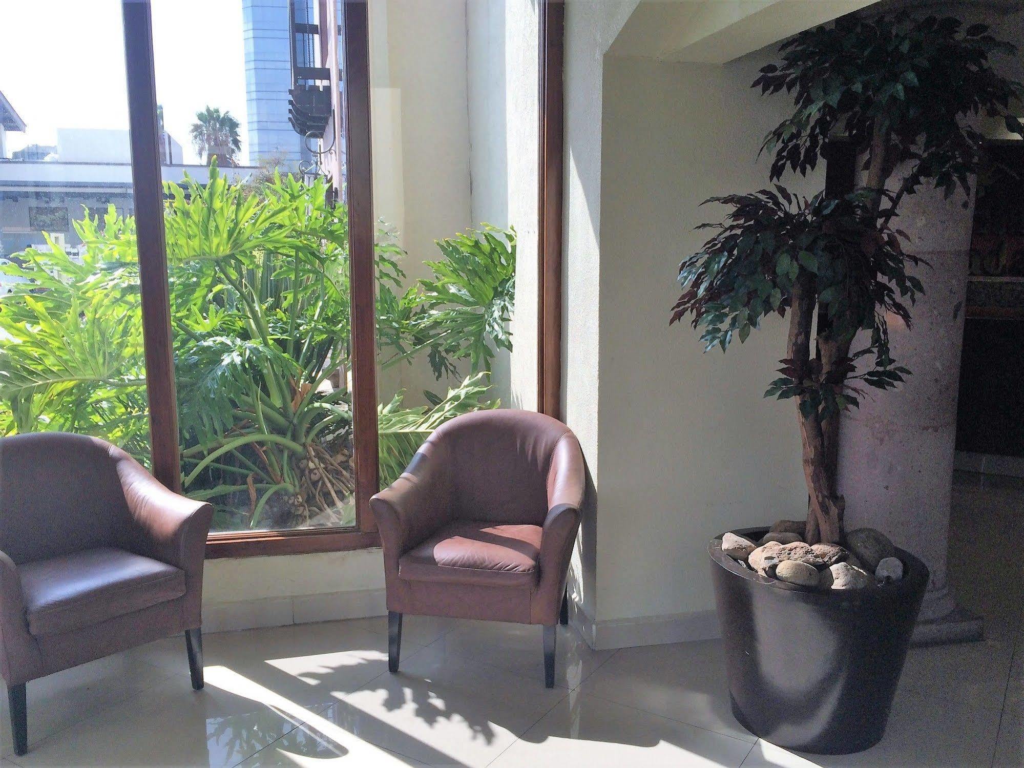 Quinta Dorada Hotel & Suites Saltillo Exterior photo