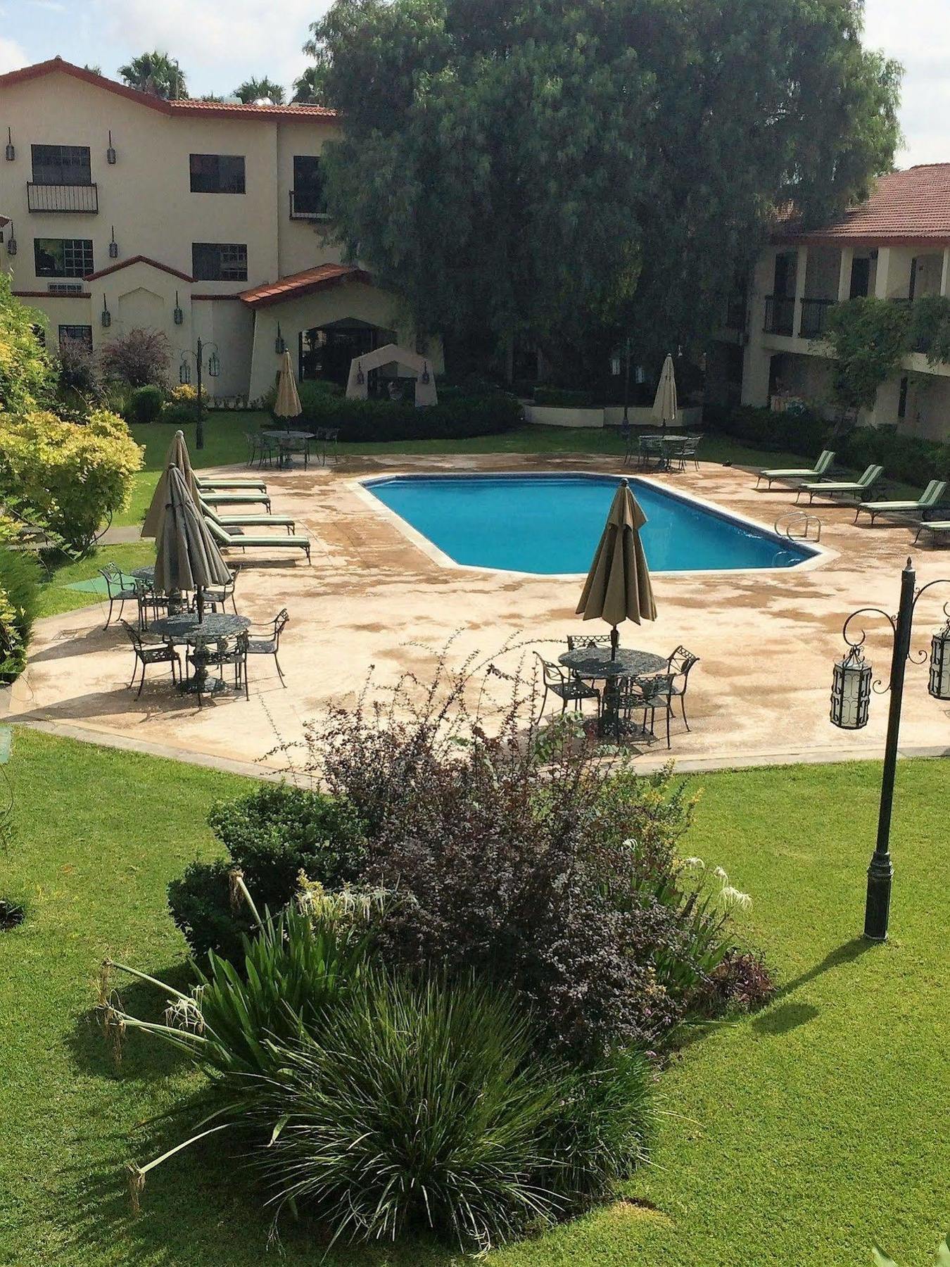 Quinta Dorada Hotel & Suites Saltillo Exterior photo